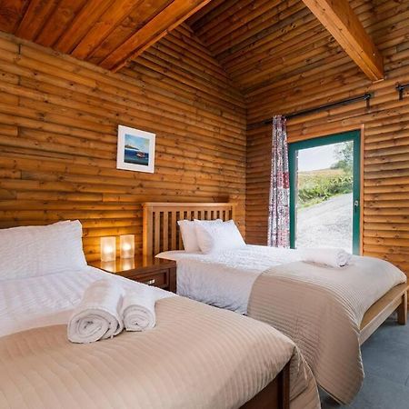 Heather Lodge With Sea And Mountain Views Leenaun Exterior photo