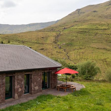 Heather Lodge With Sea And Mountain Views Leenaun Room photo