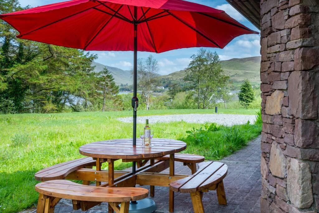 Heather Lodge With Sea And Mountain Views Leenaun Exterior photo