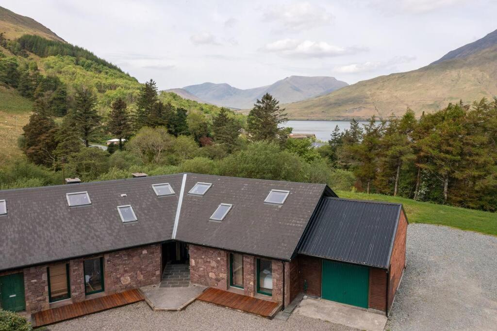 Heather Lodge With Sea And Mountain Views Leenaun Exterior photo